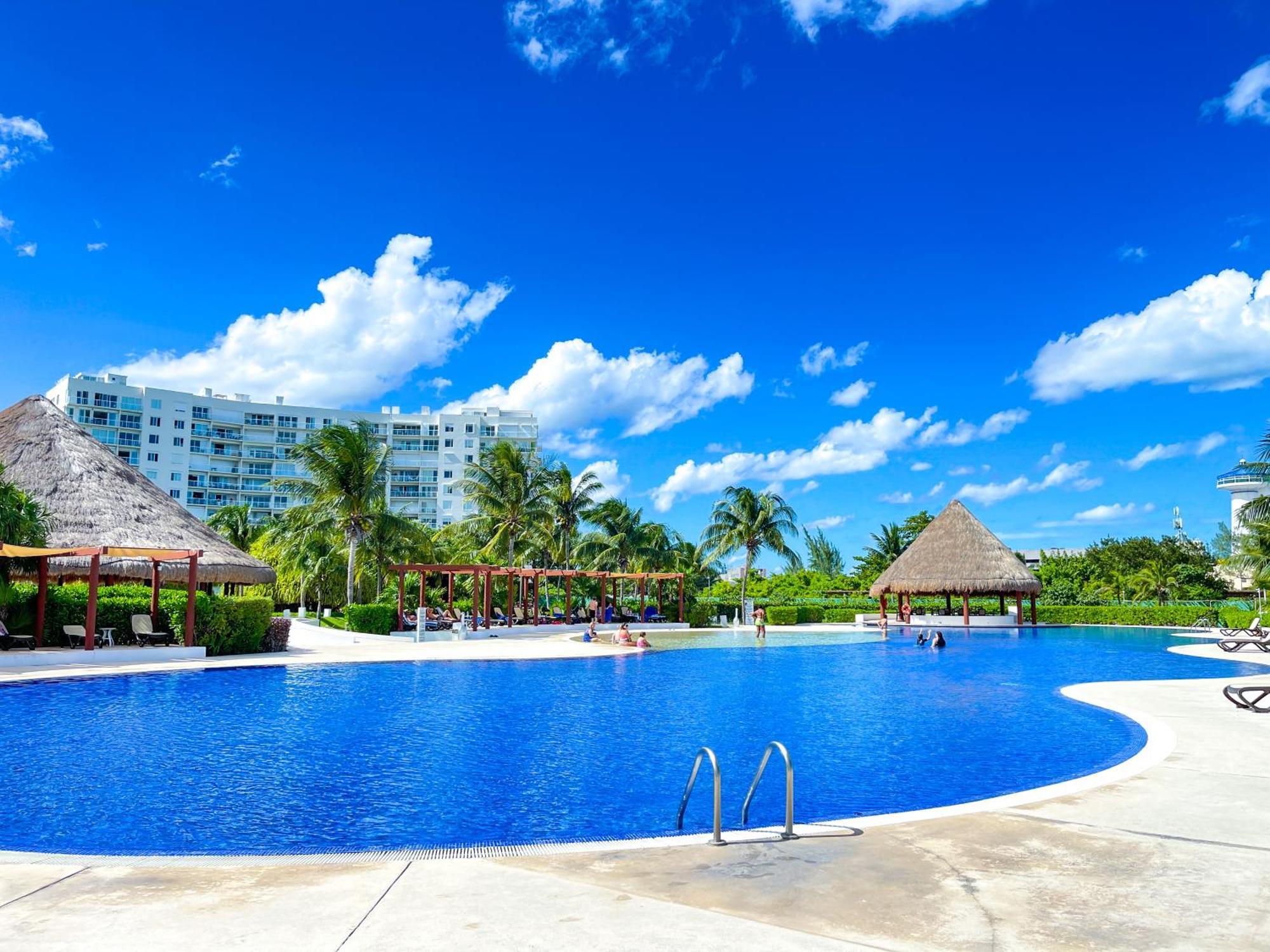 New Beachfront Luxury Apartments Cancún Zewnętrze zdjęcie